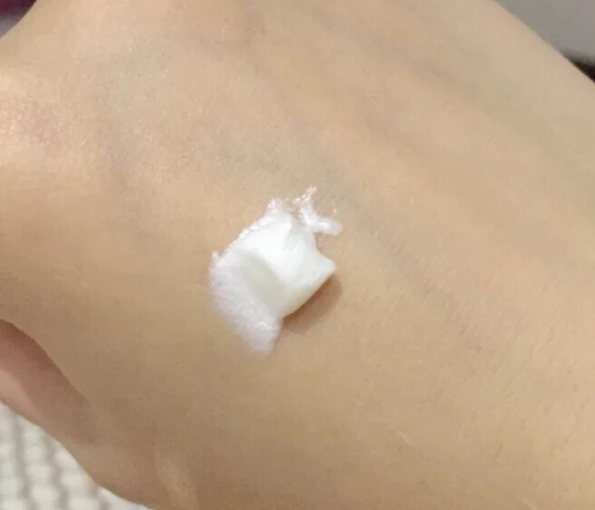 ✨香奈儿山茶花洁面真的是洗面奶届的人间富贵花。 ✨含氨基酸成