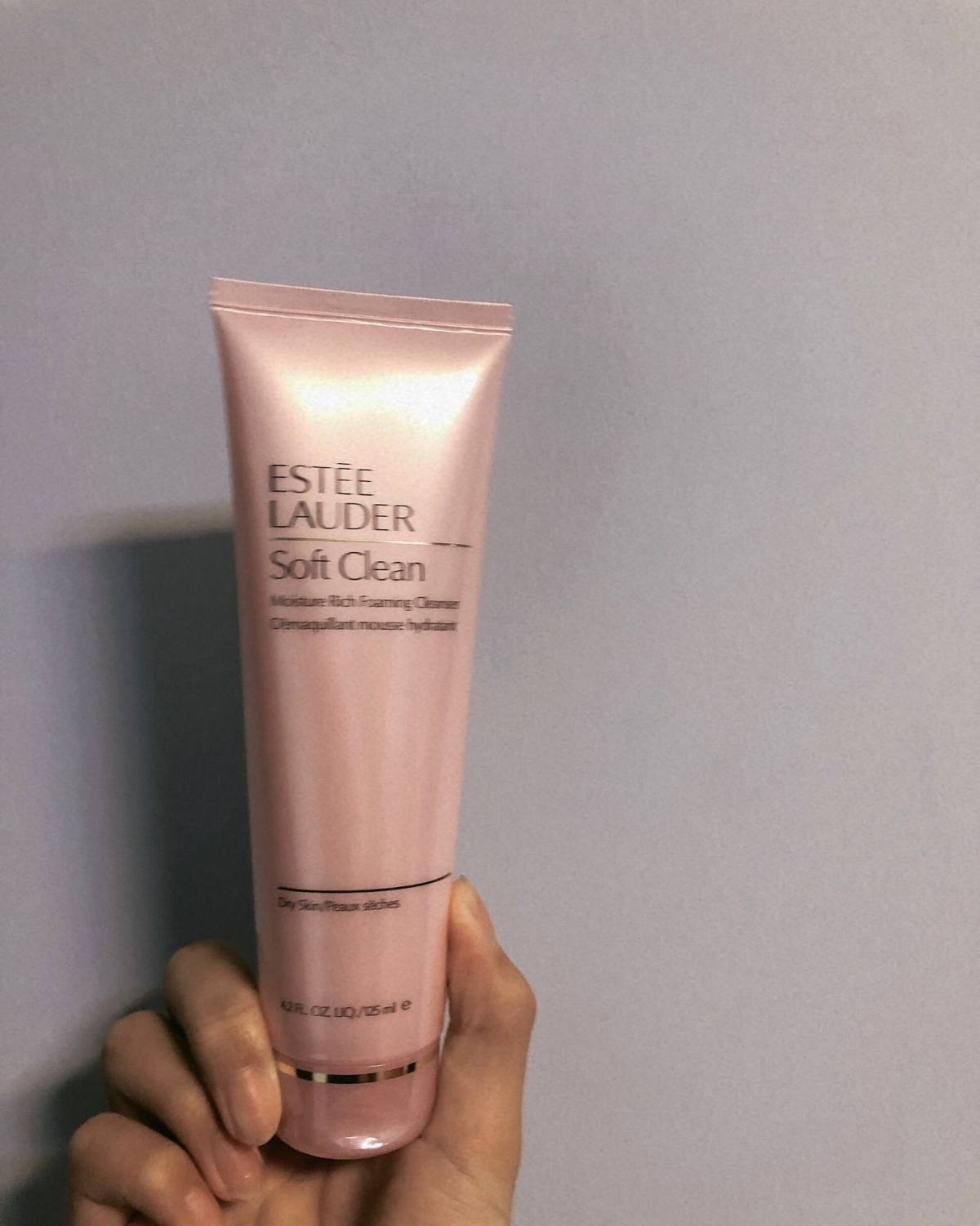 ⭕️雅诗兰黛粉洁，一款氨基酸洁面，适合大干皮的洁面，算是比较