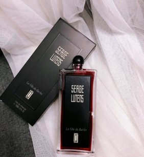 芦丹氏柏林少女香水,鲜活的玫瑰花香调,还原从花瓣到根茎的味道