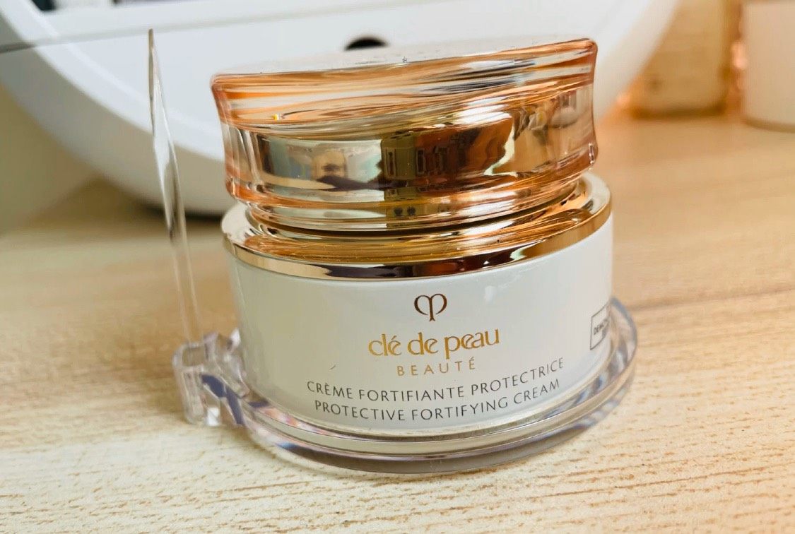 💫CPB日霜自带SPF25的值，除了能够滋养肌肤，还能抵御