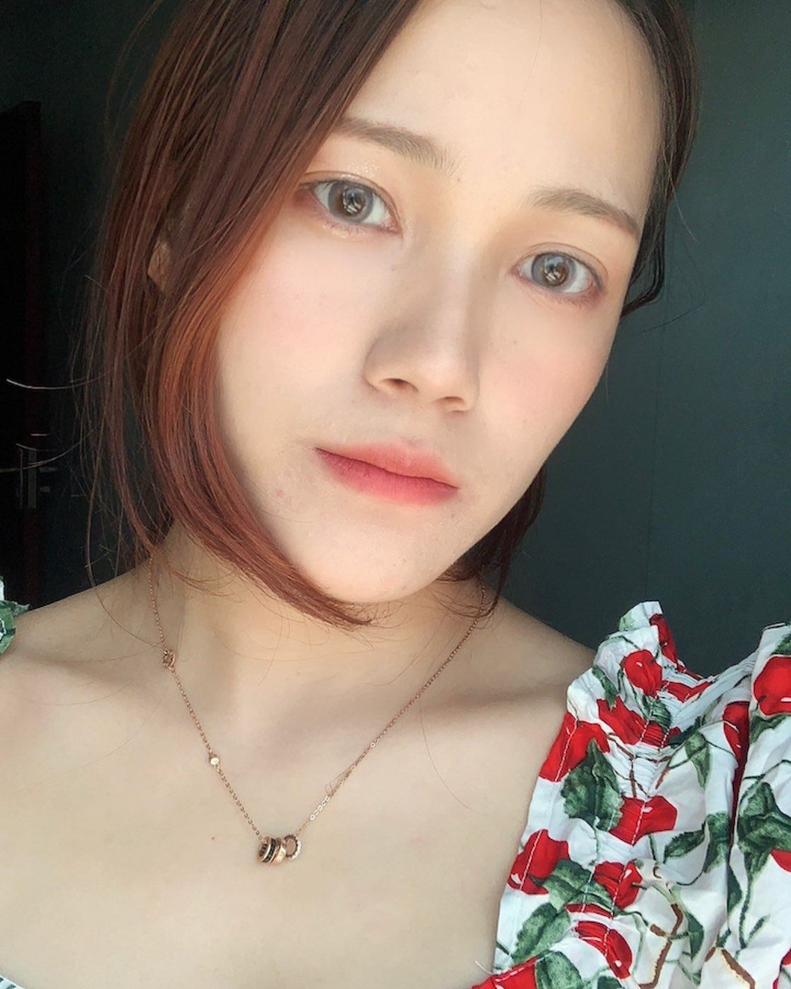 首先感谢55海淘给我这次试用的机会❣️ 因为眼白比较多 眼睛