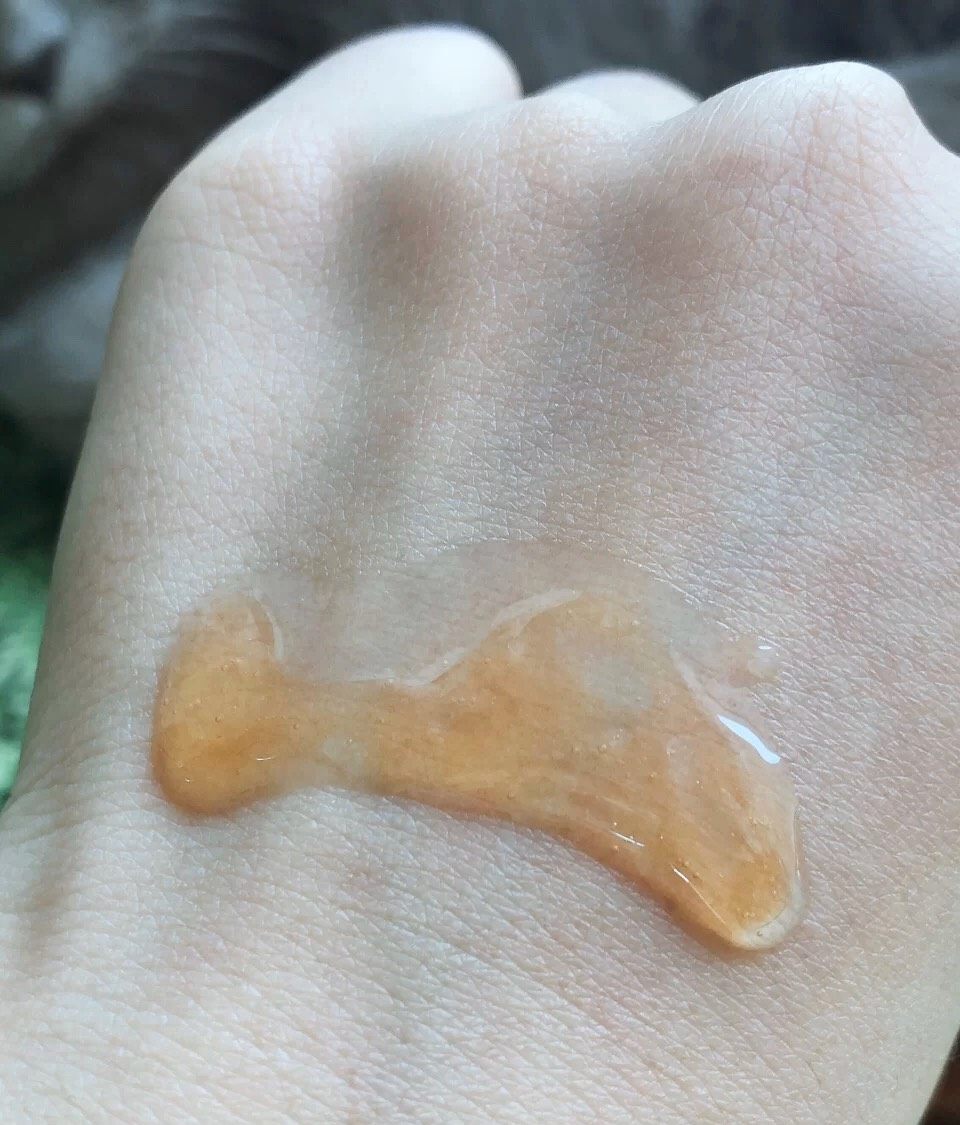 今天来给大家测评一下我入手的娇韵诗双萃精华。我目前怀孕7个月