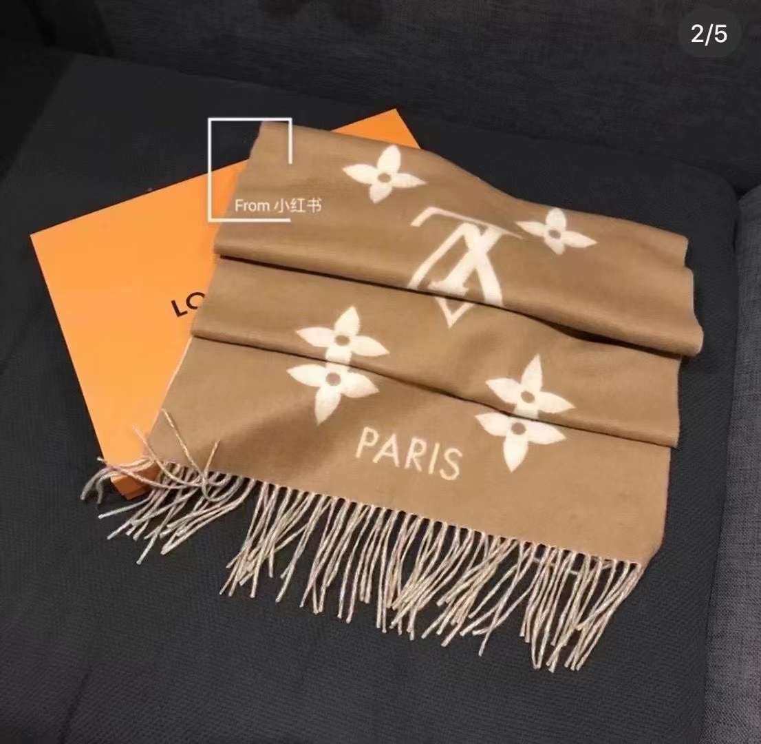LV 10月涨价📈  LV新款 双面羊绒围巾 超美超温柔的