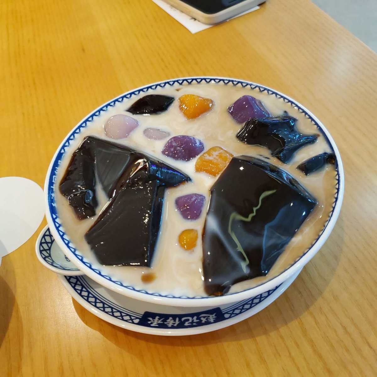 我最常吃是一家甜品店，广东省内应该很多它们家的分店～  它们