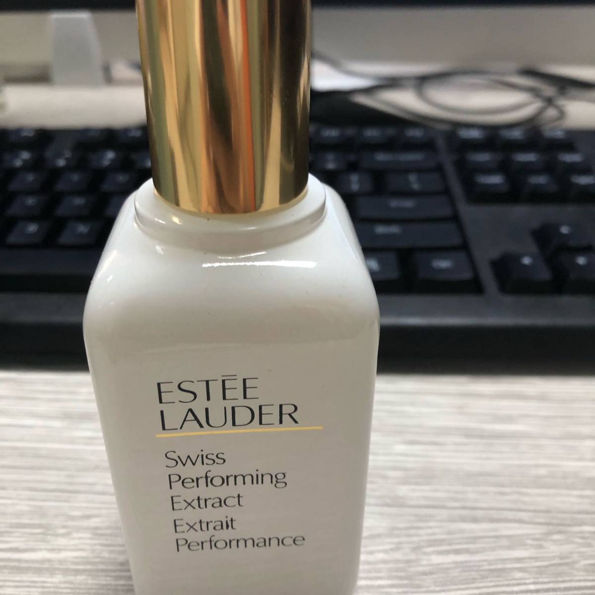 首先必须说明，这款只适合干皮，或者混干也马马虎虎，瓶身标明了