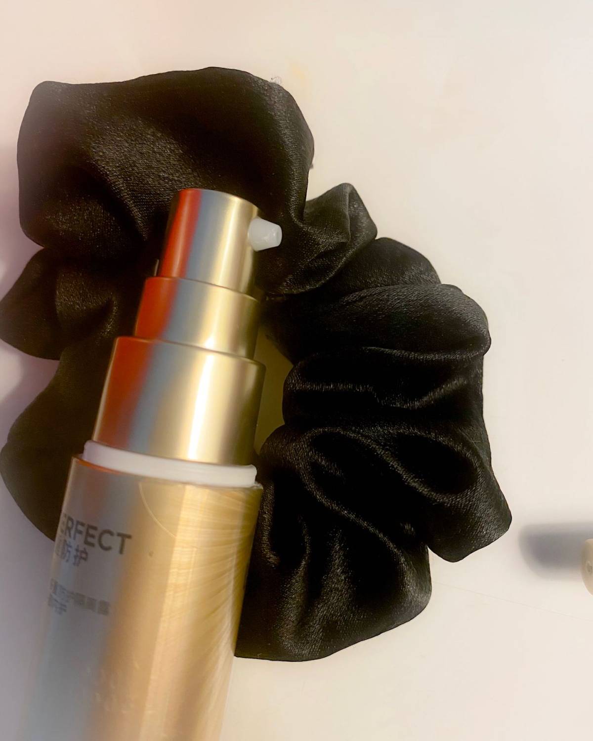 🟡 欧莱雅小金管乳，成膜速度快不油腻好吸收，这个夏天的最爱