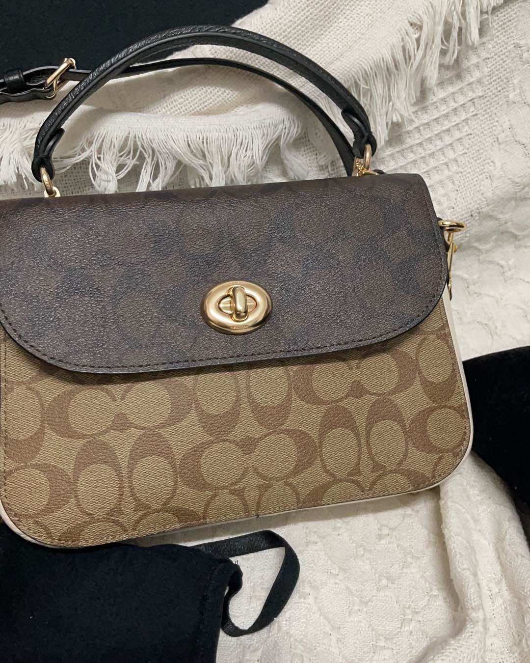 🍒这是自己首单在coach outlet下单的包包。使用的