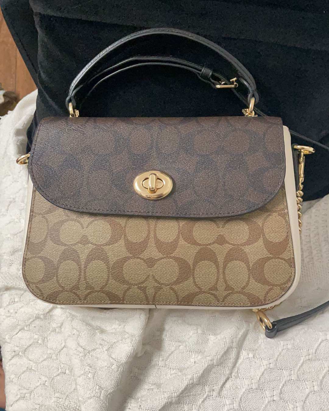 🍒这是自己首单在coach outlet下单的包包。使用的