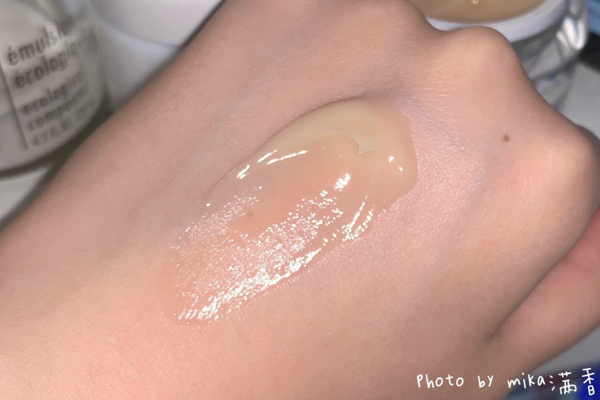 油皮好爱这个乳霜的质地啊！有一定的保湿能力，还不油腻。油皮真