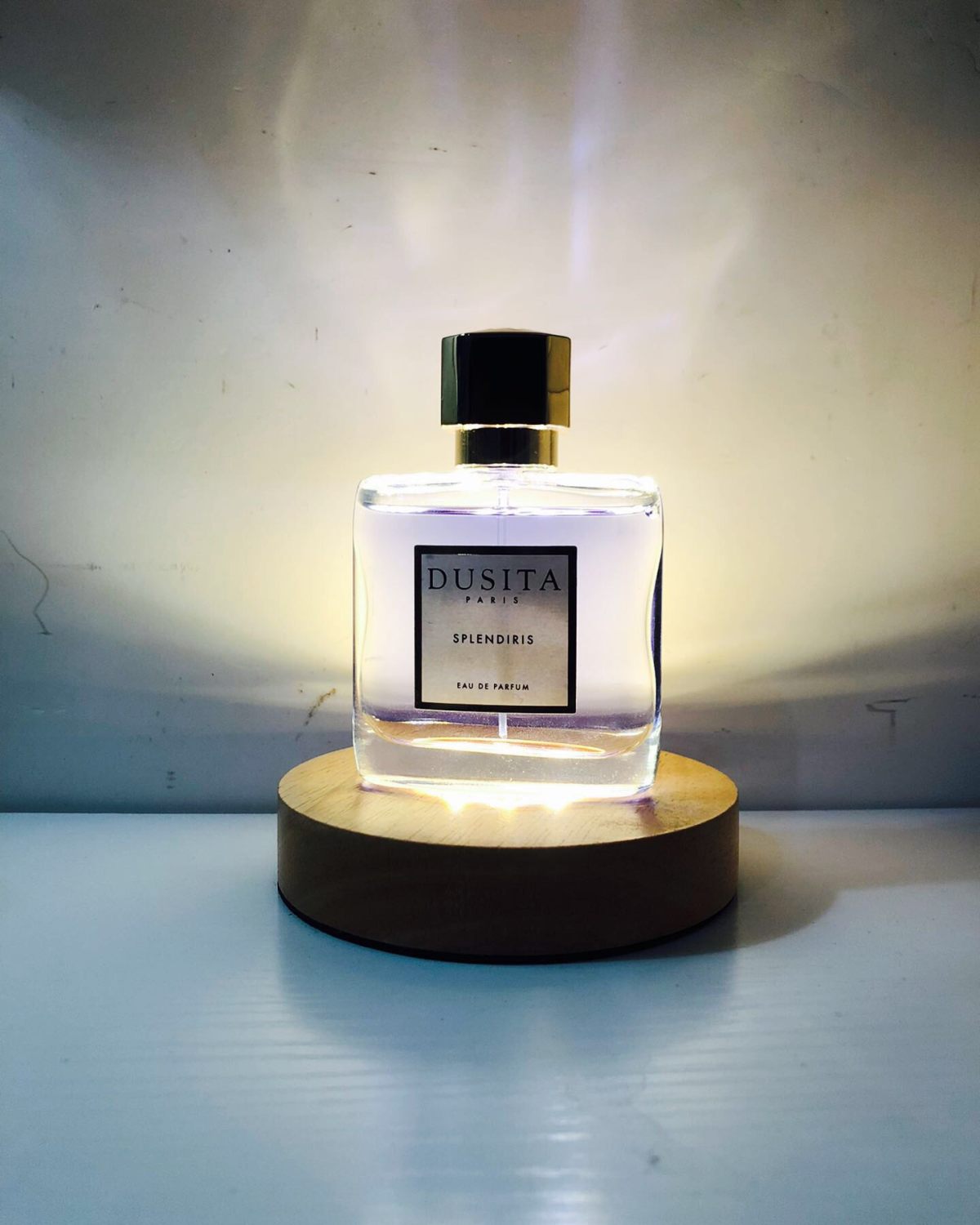 这次购买的是Dusita家的影梦鸢尾（50ml），颜值真的超