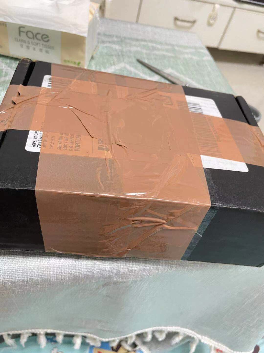 ✅开箱物品：Bobbi Brown 芭比波朗虫草粉底液  ✅