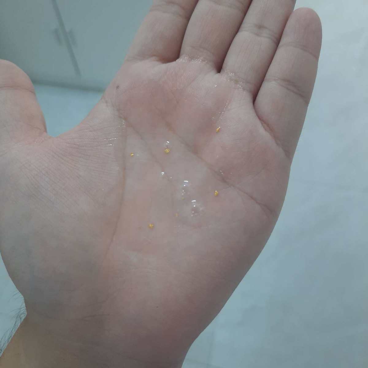 ❤️最近用的护肤水是AHC这款金箔爽肤水，它是我最近快临期了