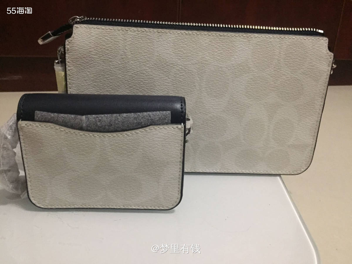 这个包很早之前买的了，在吉时放了一个月差不多，转运寄出又花了