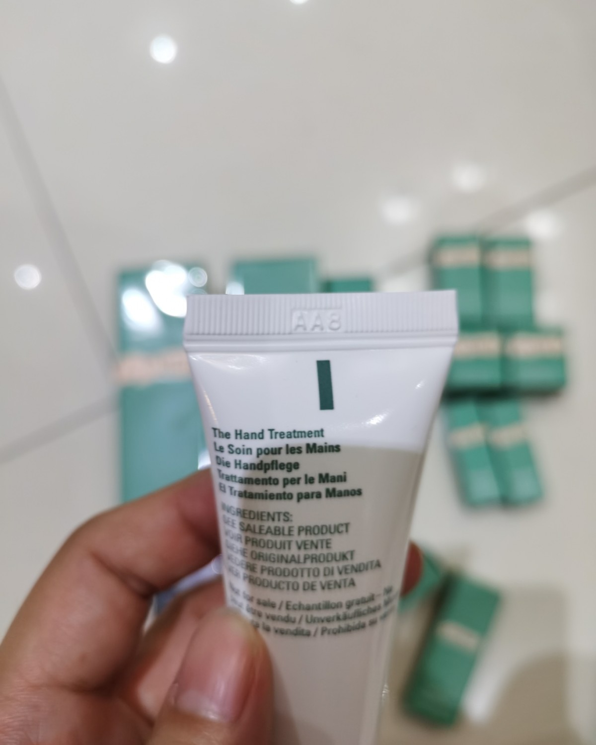 ✅这个包裹是2单精粹水+赠品的订单，走的59转运，3.3磅，