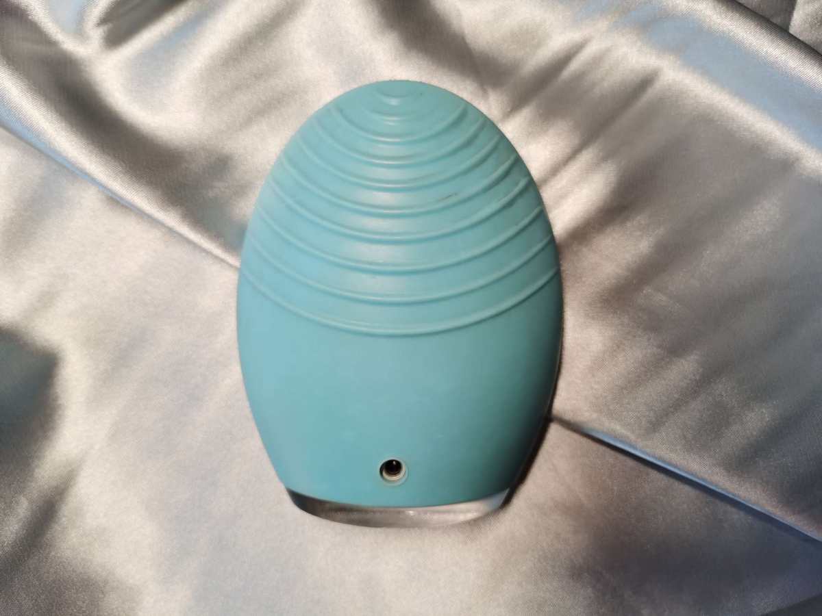 ✅很多妹会花很多真金白银在基础护肤的化妆水、乳液、面霜和精华