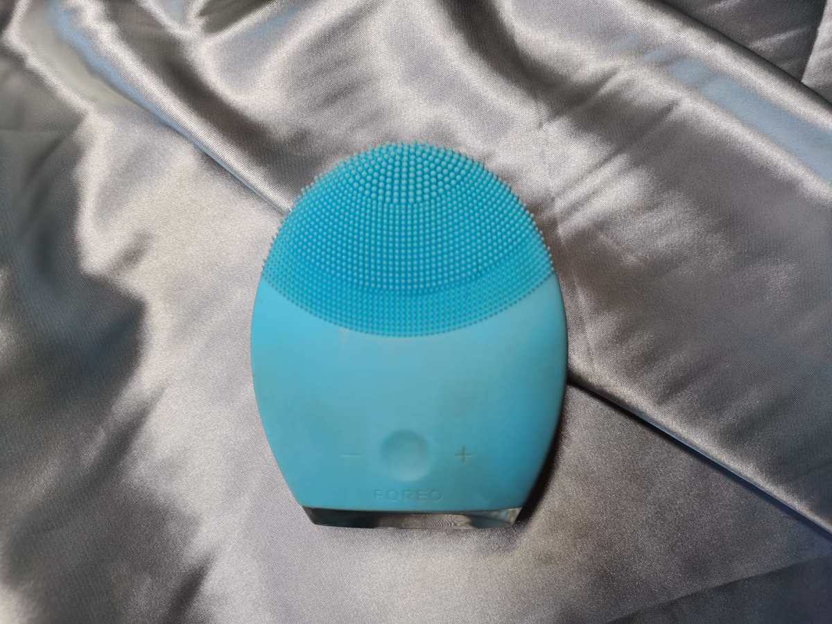 ✅很多妹会花很多真金白银在基础护肤的化妆水、乳液、面霜和精华