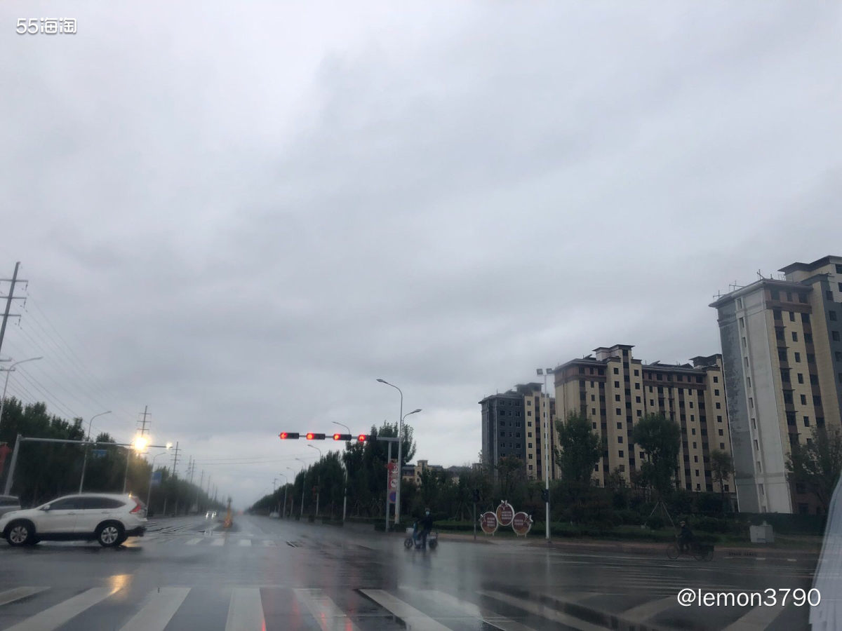 湿漉漉的十一假期，两天雨一下，冷了好多，昨天带娃去婆婆家穿了