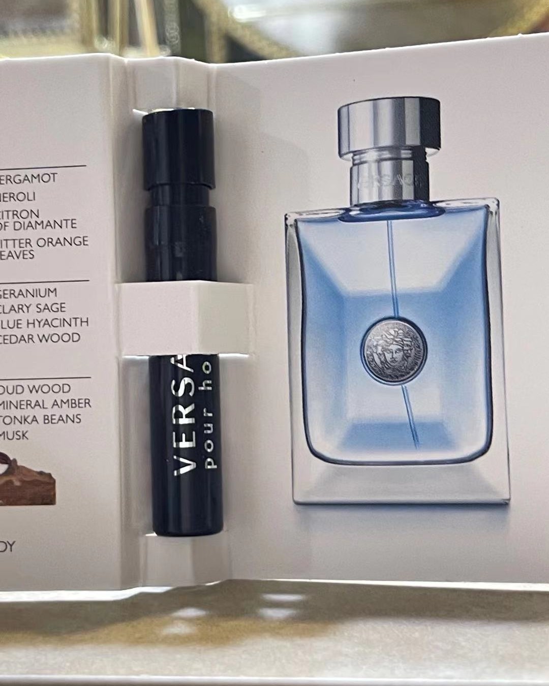 想入瓶正装的，后来想想还是入小样先试试吧😄  这款范思哲男