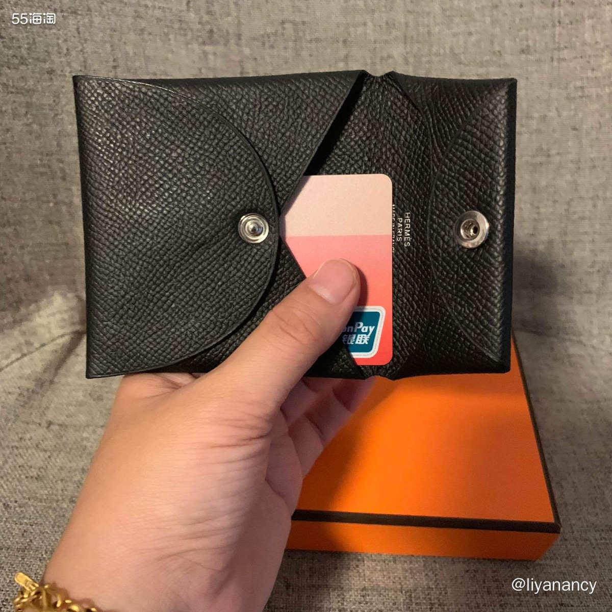 ✨这个小零钱包可以说是爱马仕家的入门级产品，所谓的入门级不仅