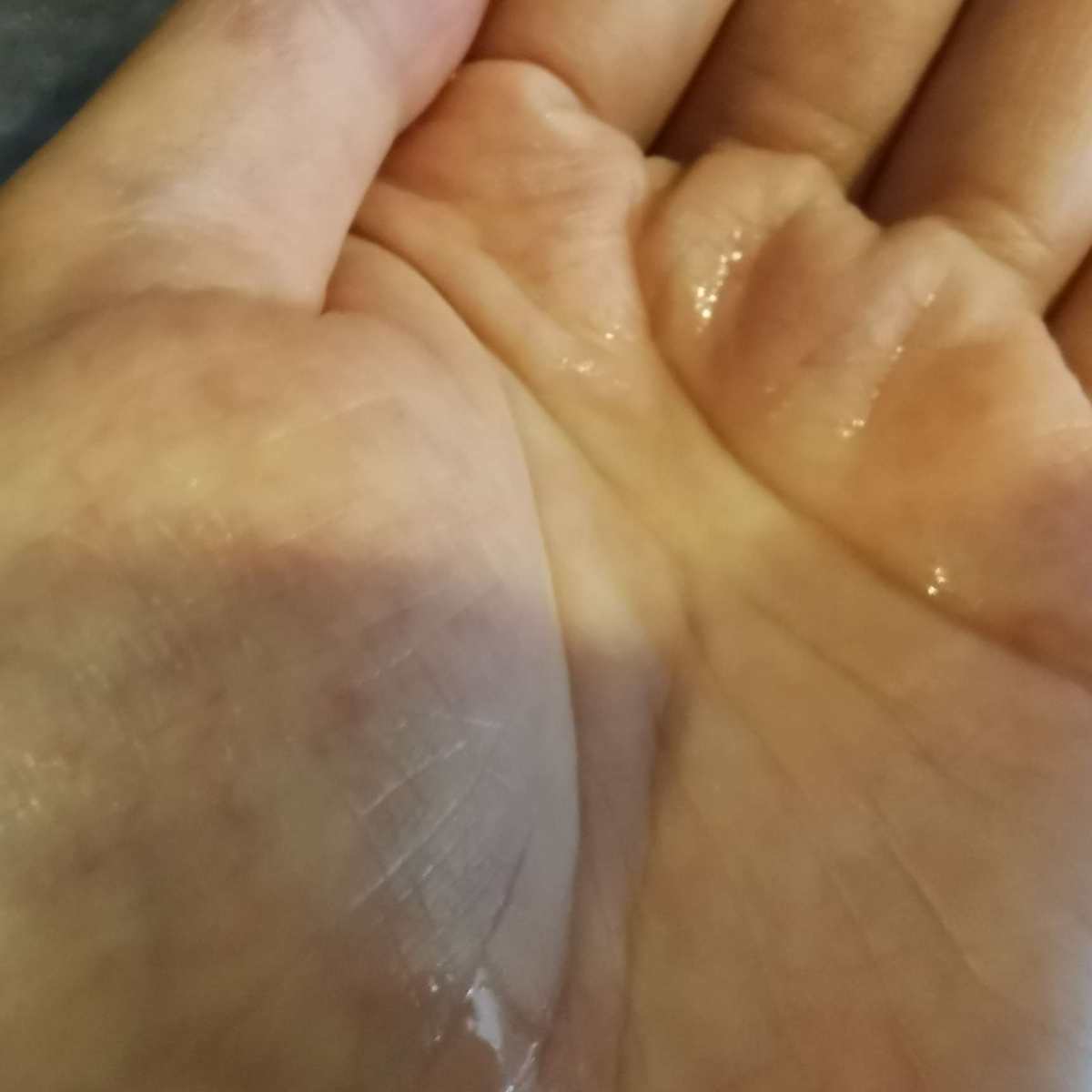 这几年刷酸一直比较火，我试过水杨酸，果然，这次是杏仁酸。Th