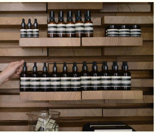 Aesop（伊索）是澳洲的化妆品品牌。成立于1987年，他家