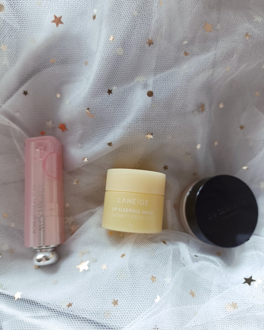 要想驾驭口红美丽的颜色，唇部状态一定要保持好，我平常在用的唇