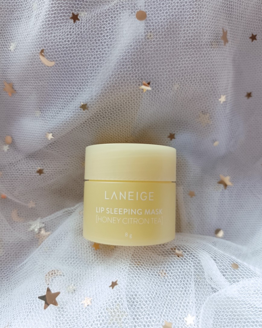 要想驾驭口红美丽的颜色，唇部状态一定要保持好，我平常在用的唇