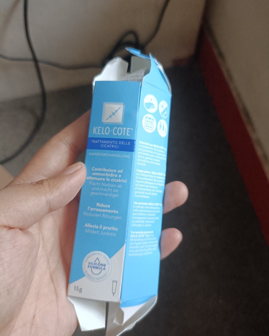 美国的疤克去疤膏比较火，我是觉着家里可以备着一盒以备不时之需