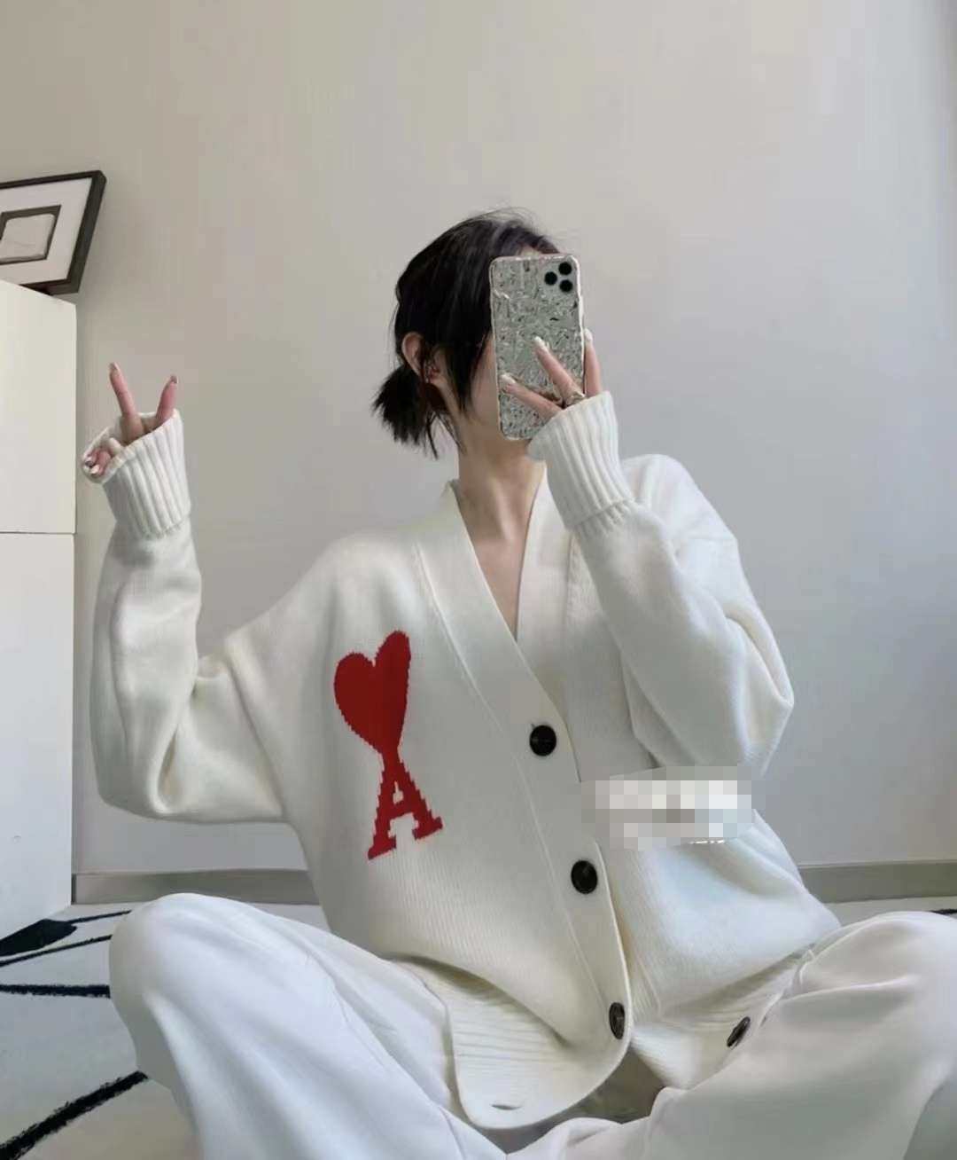 Ami Paris 大爱心 白色开衫 搭配情侣装超级好看！ 