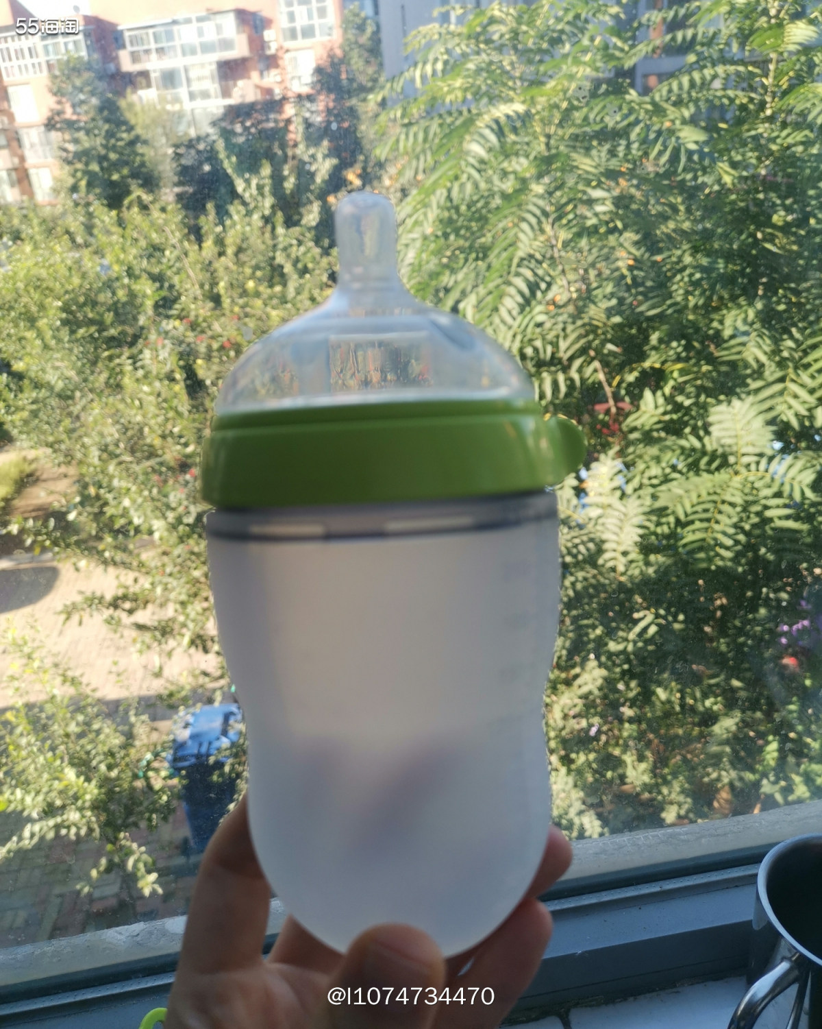 娃一直用的奶瓶，可么多奶瓶。  之前娃用过贝亲的，感觉不是太
