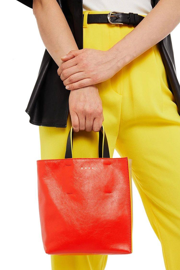 今年的Marni，风很大。各大时尚男星，从卫衣到包包。让我不