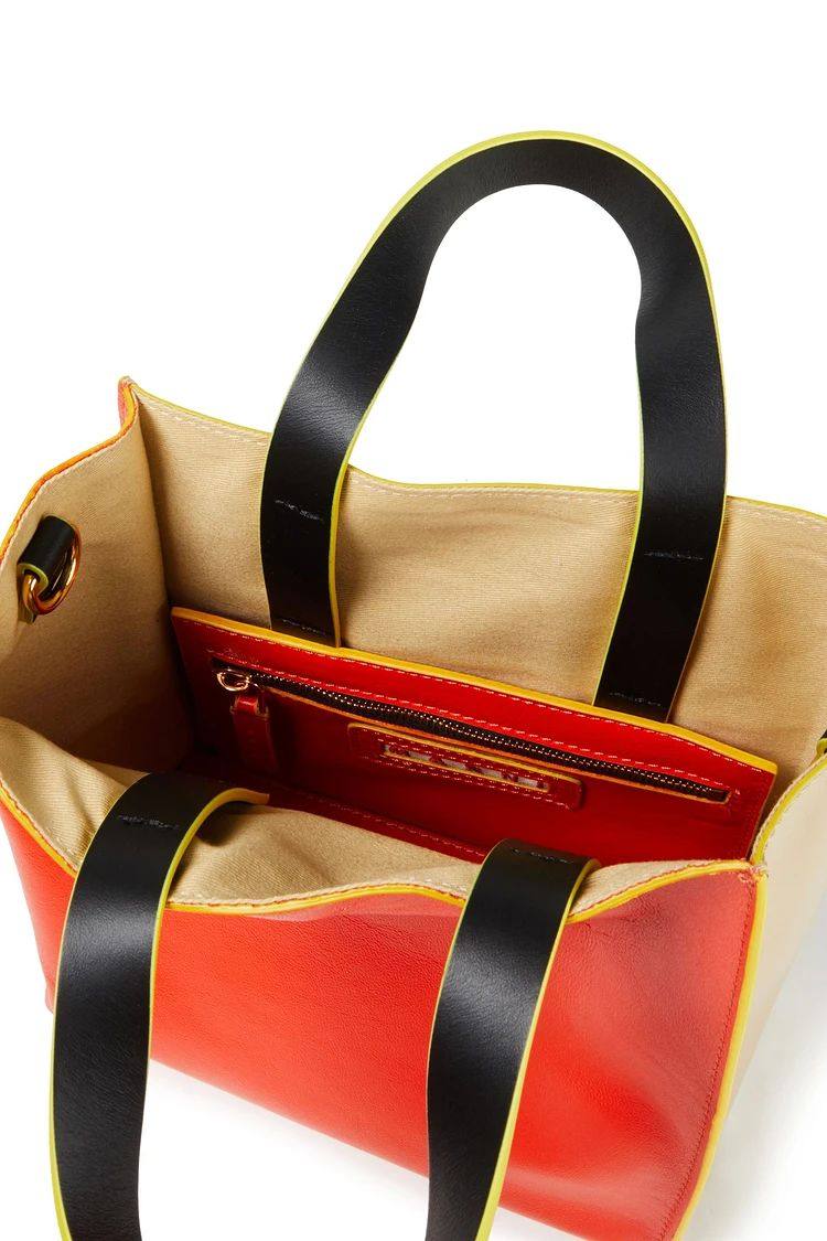 今年的Marni，风很大。各大时尚男星，从卫衣到包包。让我不