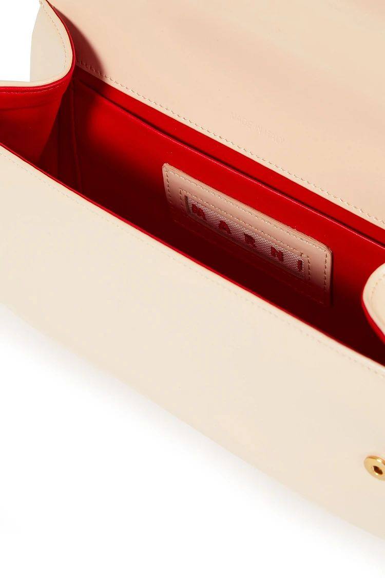 今年的Marni，风很大。各大时尚男星，从卫衣到包包。让我不