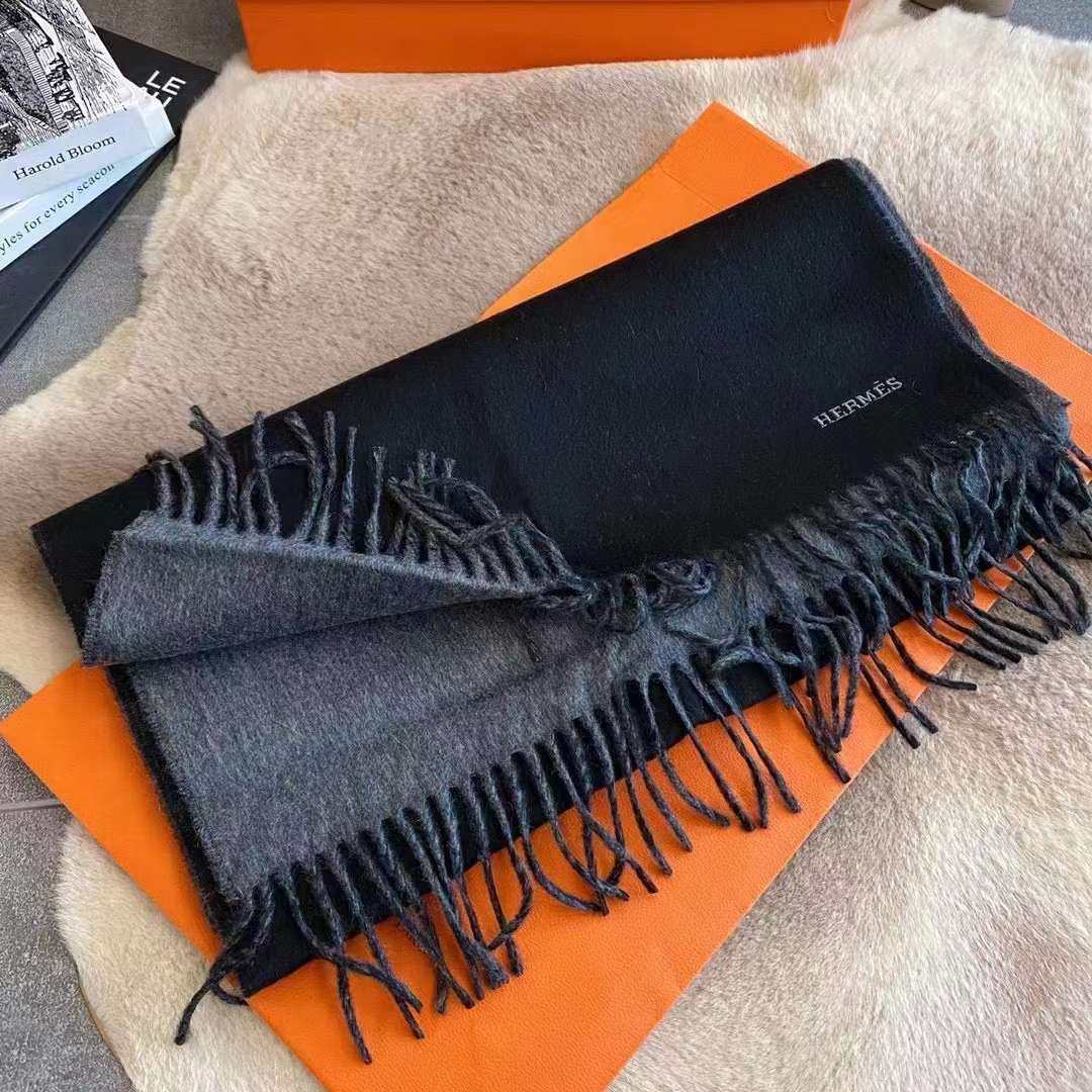 国内现货 微**  爱马仕 hermes🐎 经典羊绒围巾 