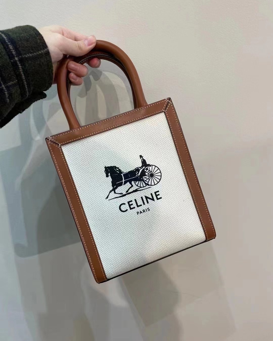 celine 新款白色马车mini tote77