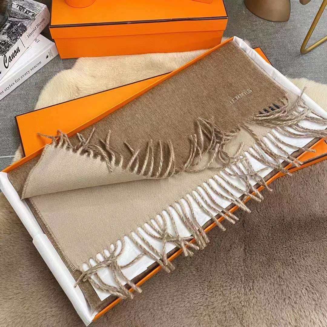 国内现货 微**  爱马仕 hermes🐎 经典羊绒围巾 