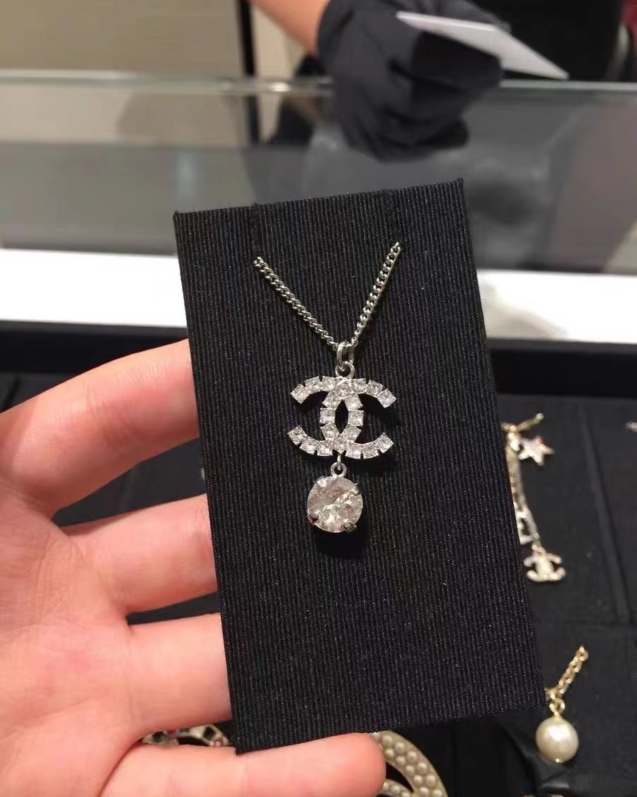 chanel 经典双c➕圆形水钻项链  国现带盒好价💰32