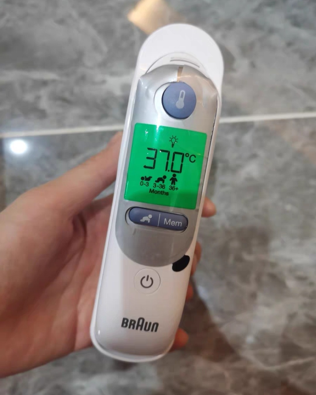 ✅宝宝发烧是最愁人的时候，量体温不配合不说，用普通的体温计又