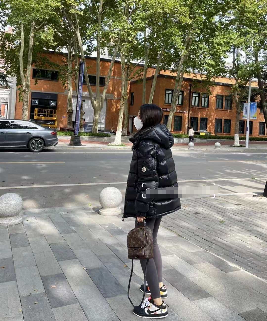 Moncler 羽绒服 经典maya   女款黑色  国现 