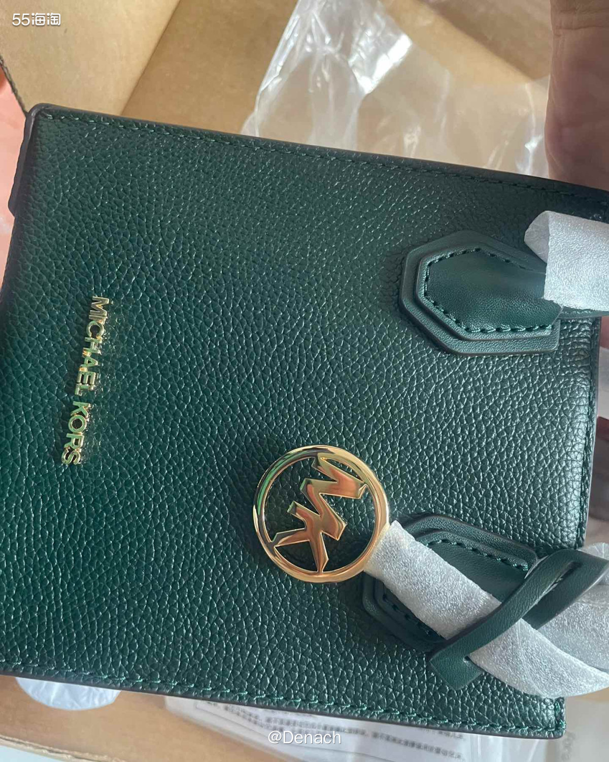 最近转运真的又慢了，我等了快一个月的小绿包终于到了。  我走
