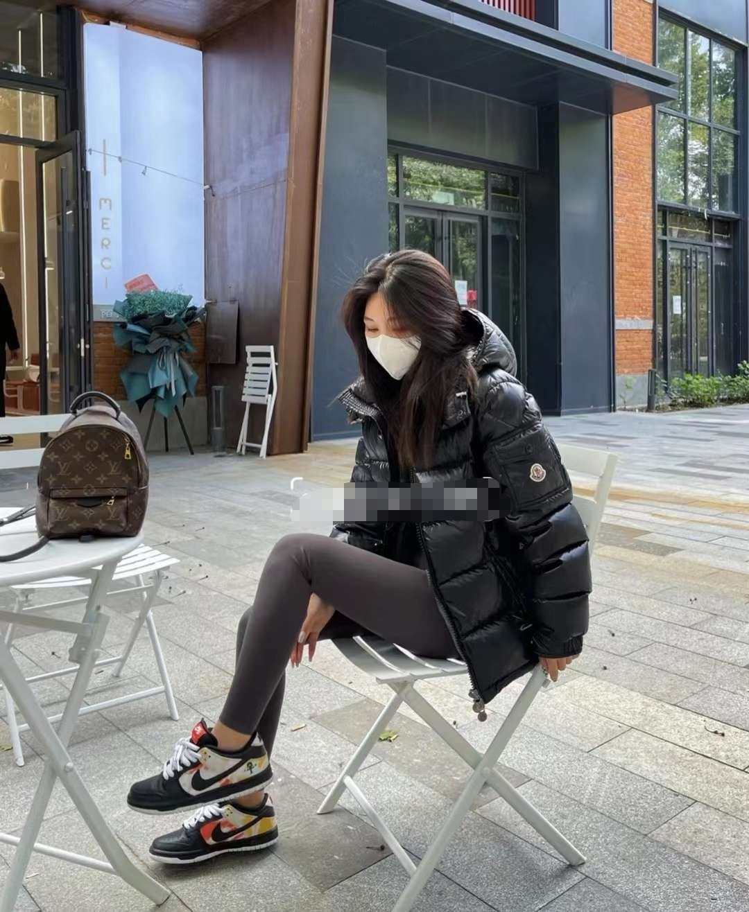 Moncler 羽绒服 经典maya   女款黑色  国现 