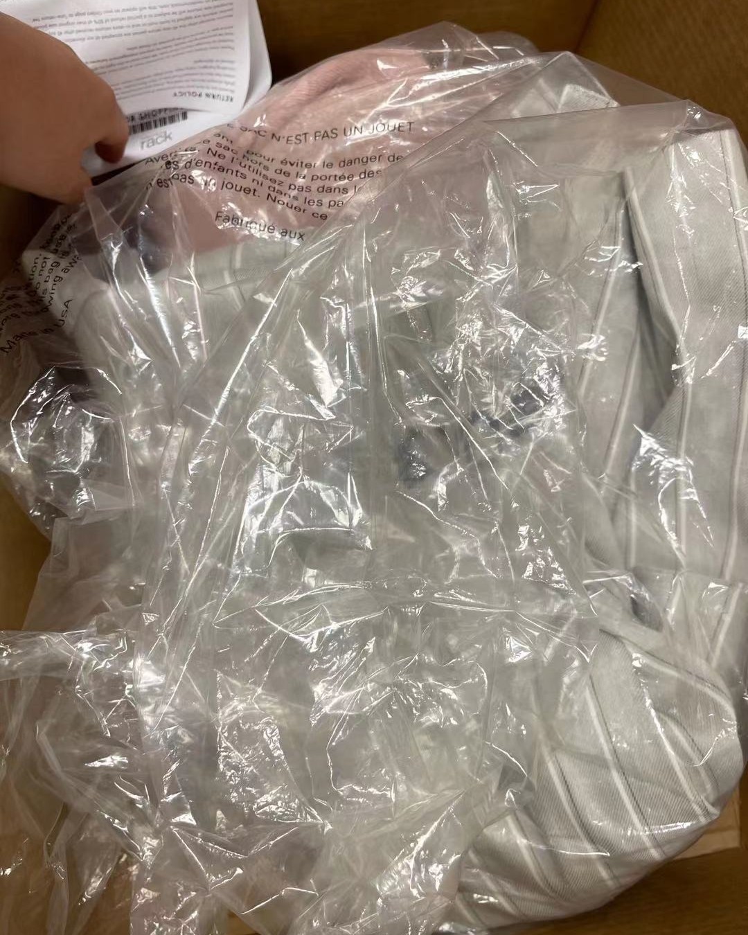 Theory衣服 开箱喽！   超喜欢Theory的衣服，尤