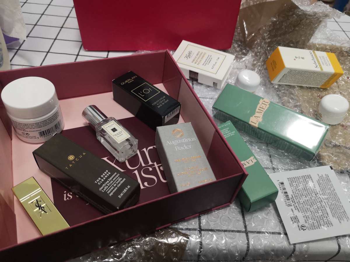 ✔🍎🍎好快了，这次收到我的剁手物品。这次购买丝芙兰套装+