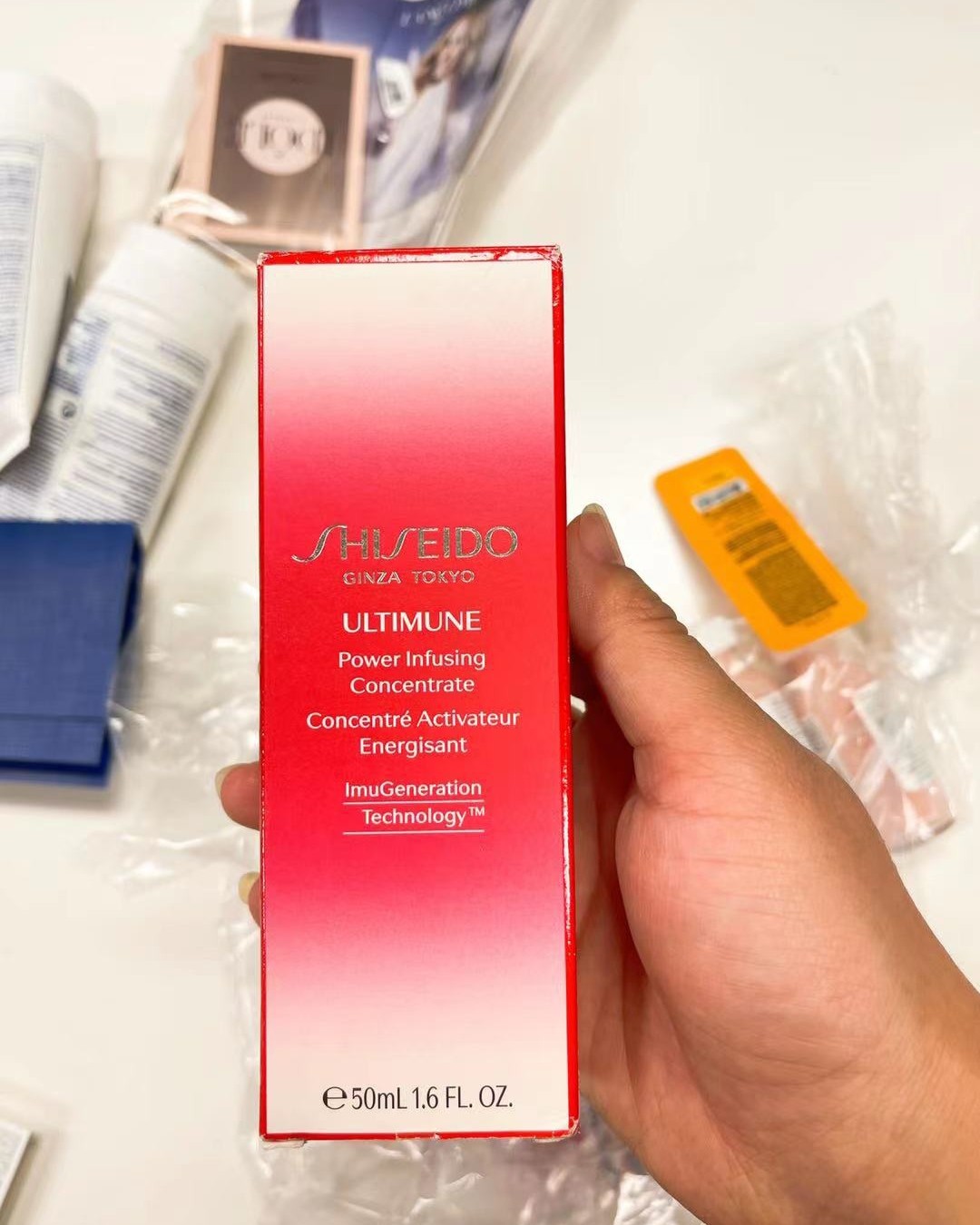 资生堂红妍精华露又称红腰子精华，可增强朗格汉斯，抵御肌肤小危