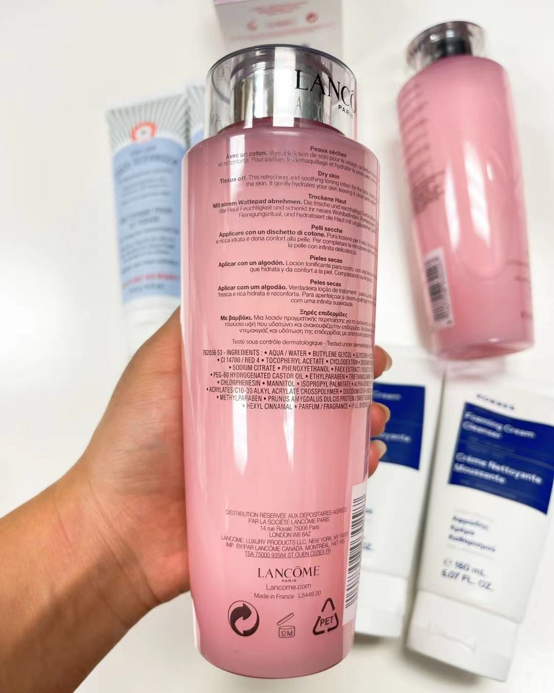 Lancome 兰蔻爽肤水又被称为大粉水和玫瑰水，因为这款爽