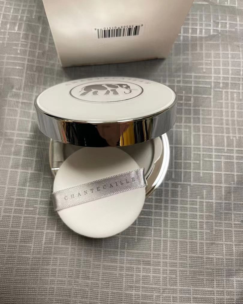 香缇卡抗污染修护气垫粉底护肤保湿又自然，自然持久还可提亮肤色