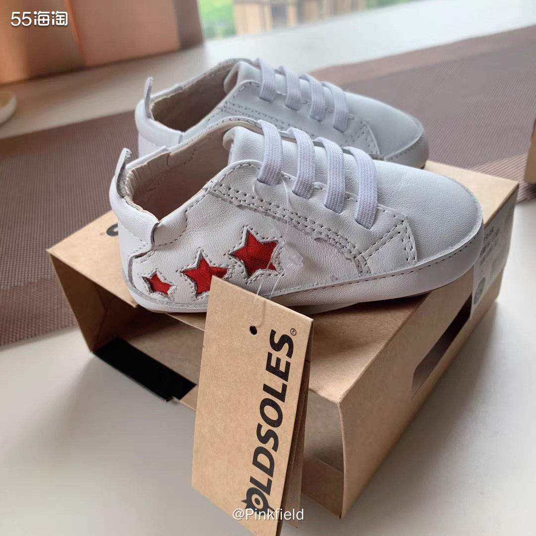 👟对于刚开始学走路的宝宝来说，挑选一双合适的学步鞋十分重要