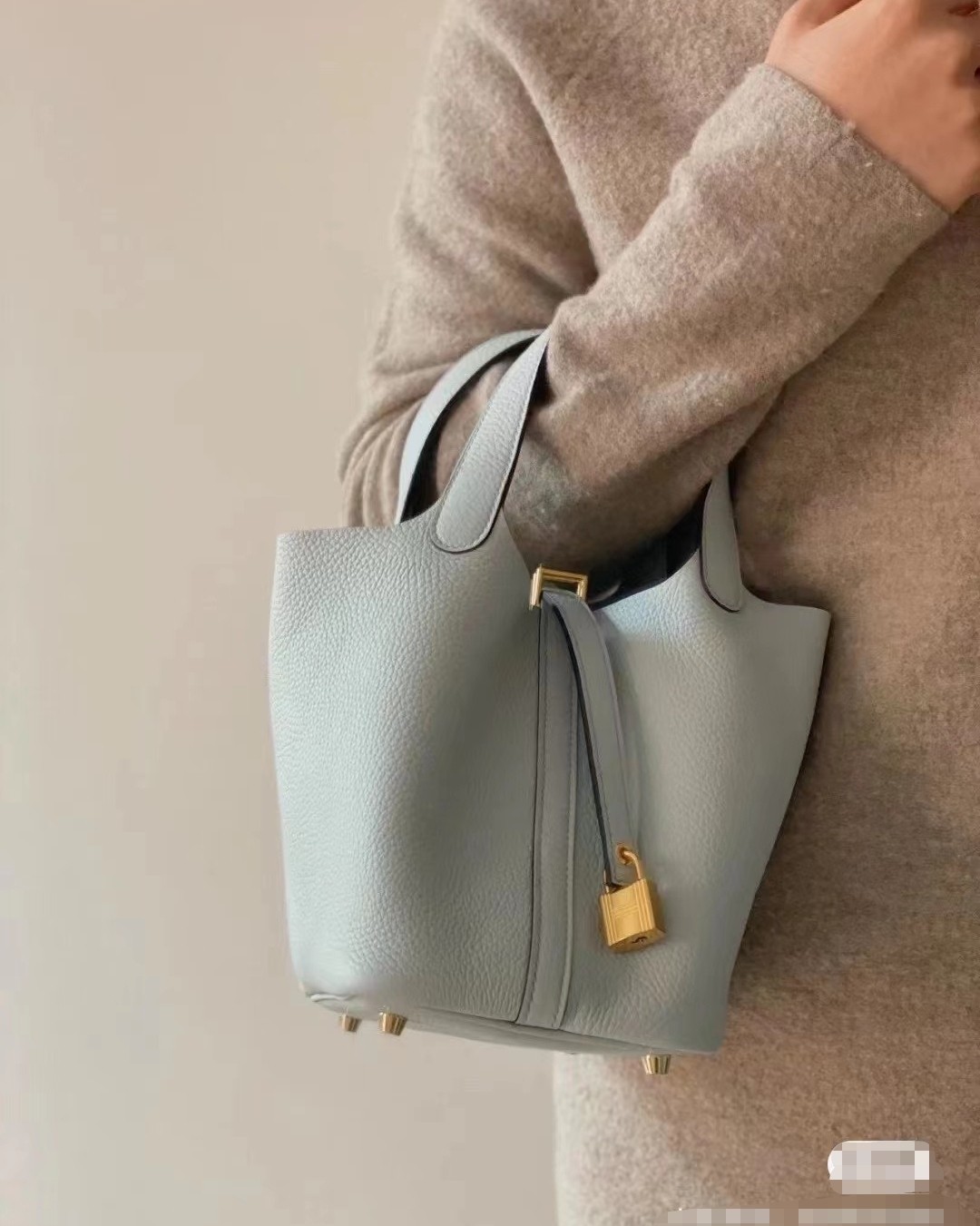 国内准现货  Hermes爱马仕菜篮子 18 圣杯蓝金扣  