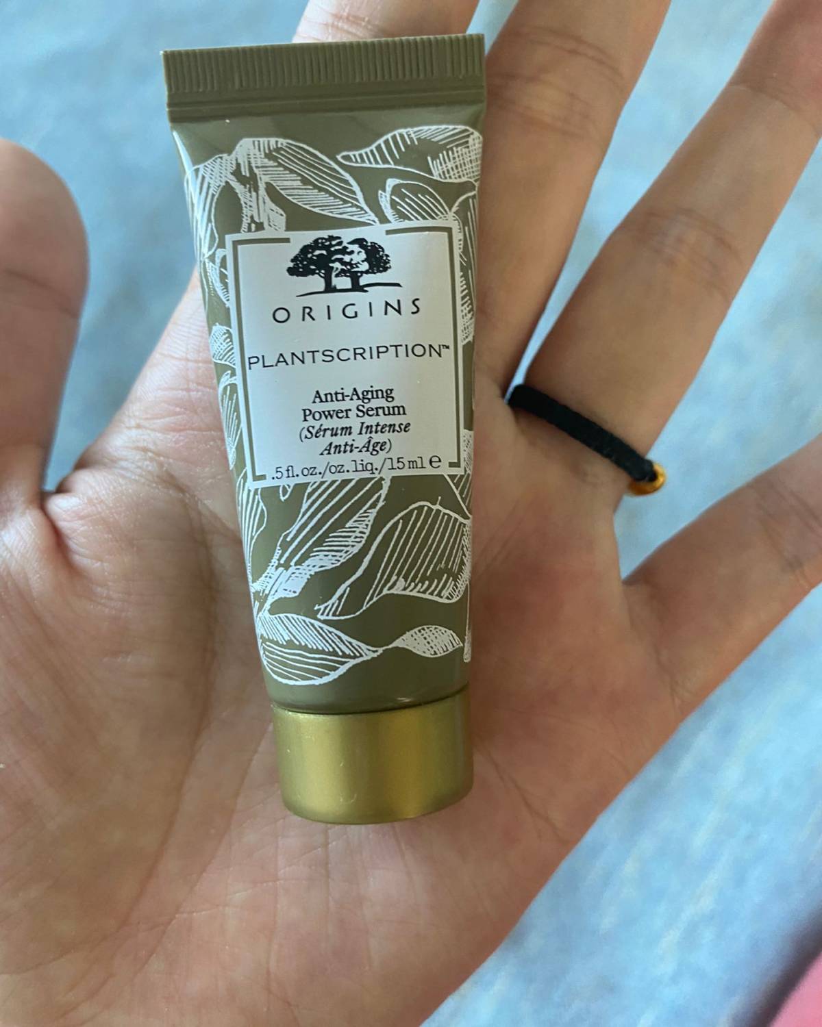 🌹赔钱之源之前用了一些小样，之前看到过姐妹👭，说榆木精华