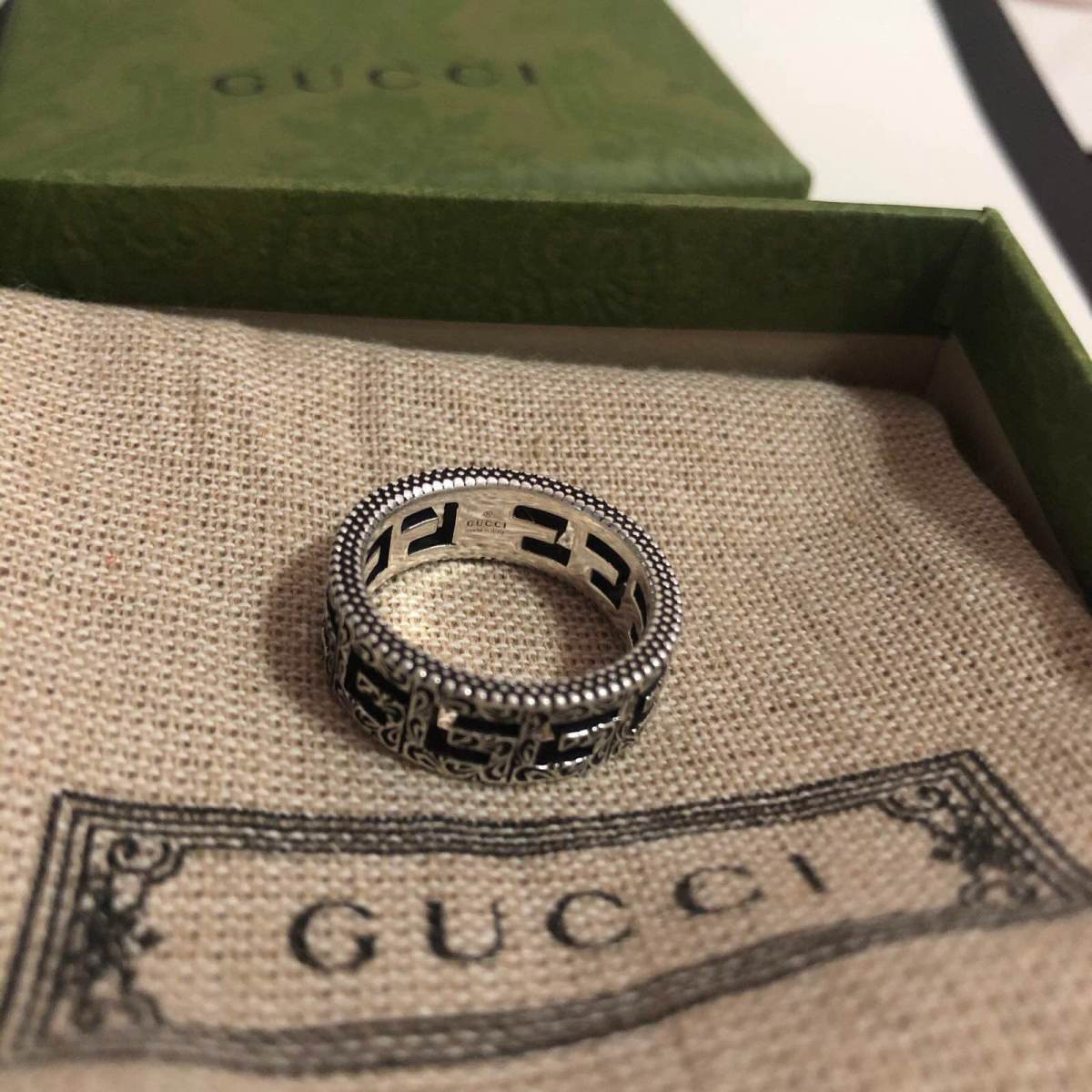 #献给Gucci 戒# \这款戒指，刚开始的时候其实我没看上